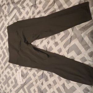 7/8th athleta leggings with pockets, M charcoal gray